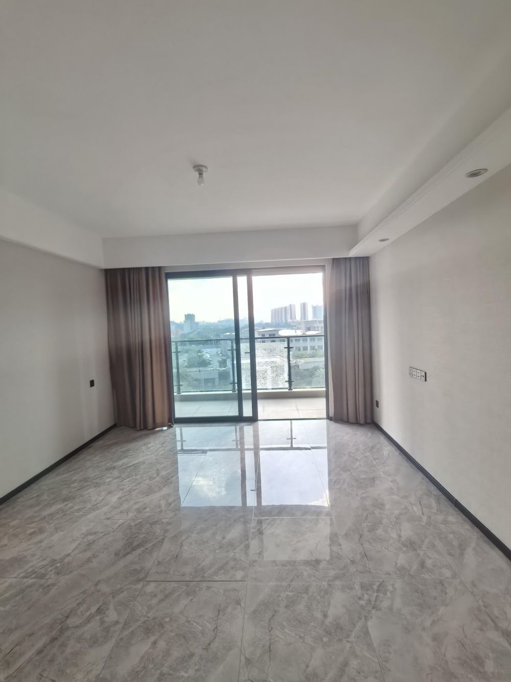 松湖明珠稀缺4房出售